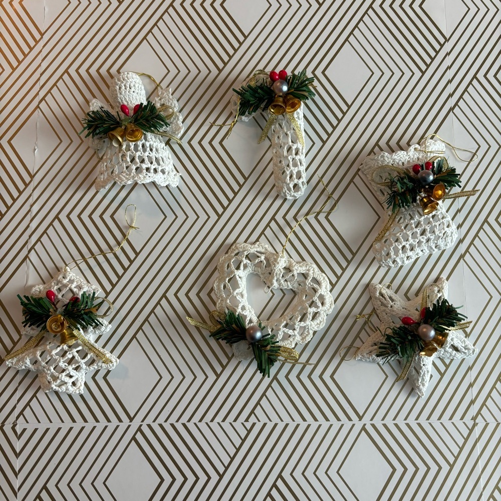 Christmas ornaments starch crochet lot of 6
